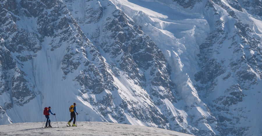 Von Khinkalibergen und Bergsteigerhunden: Skitouren im Kaukasus
